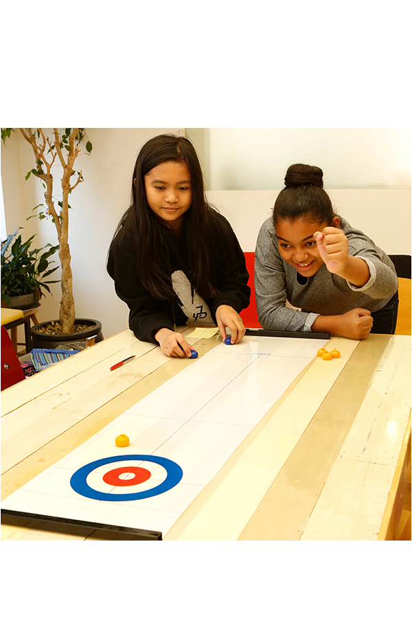 Επιτραπέζιο παιχνίδι Curling Kikkerland GG120